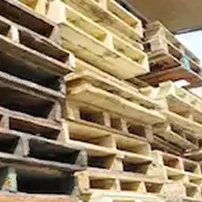 物流倉庫のパレットを管理するシーン