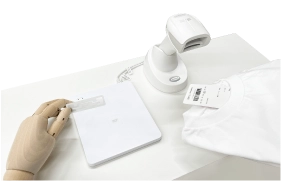 TS100外観：右斜め